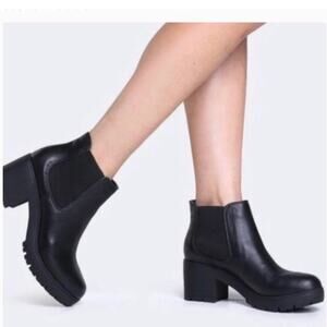 Steve Madden | Romman Black Ankle Booties Chunky